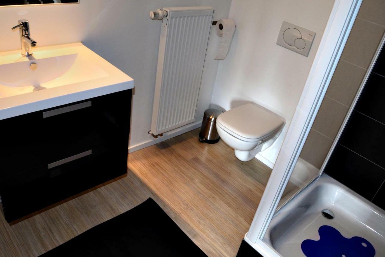 Nena Guesthouse Лёвен Экстерьер фото
